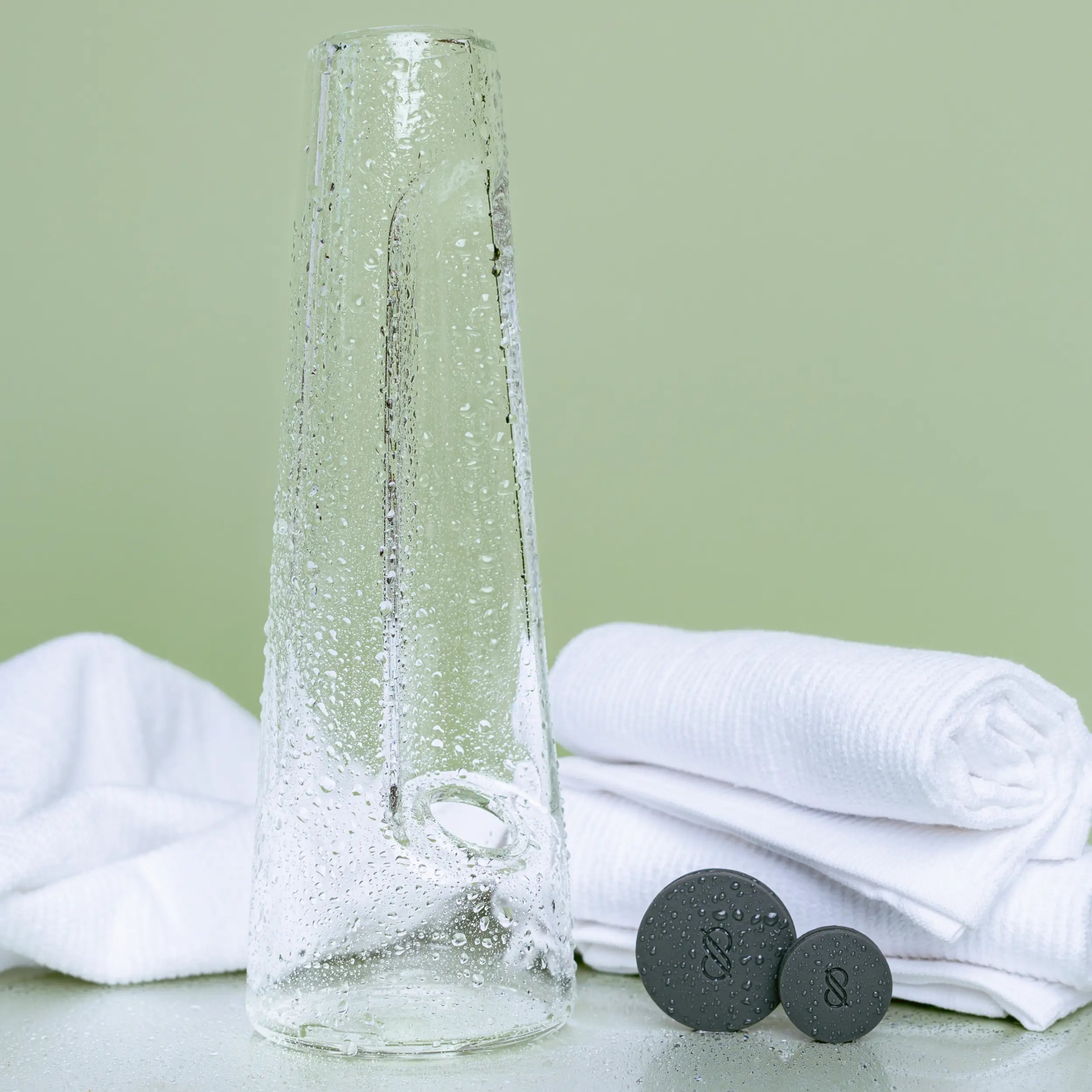 a clean bong with cleaning caps