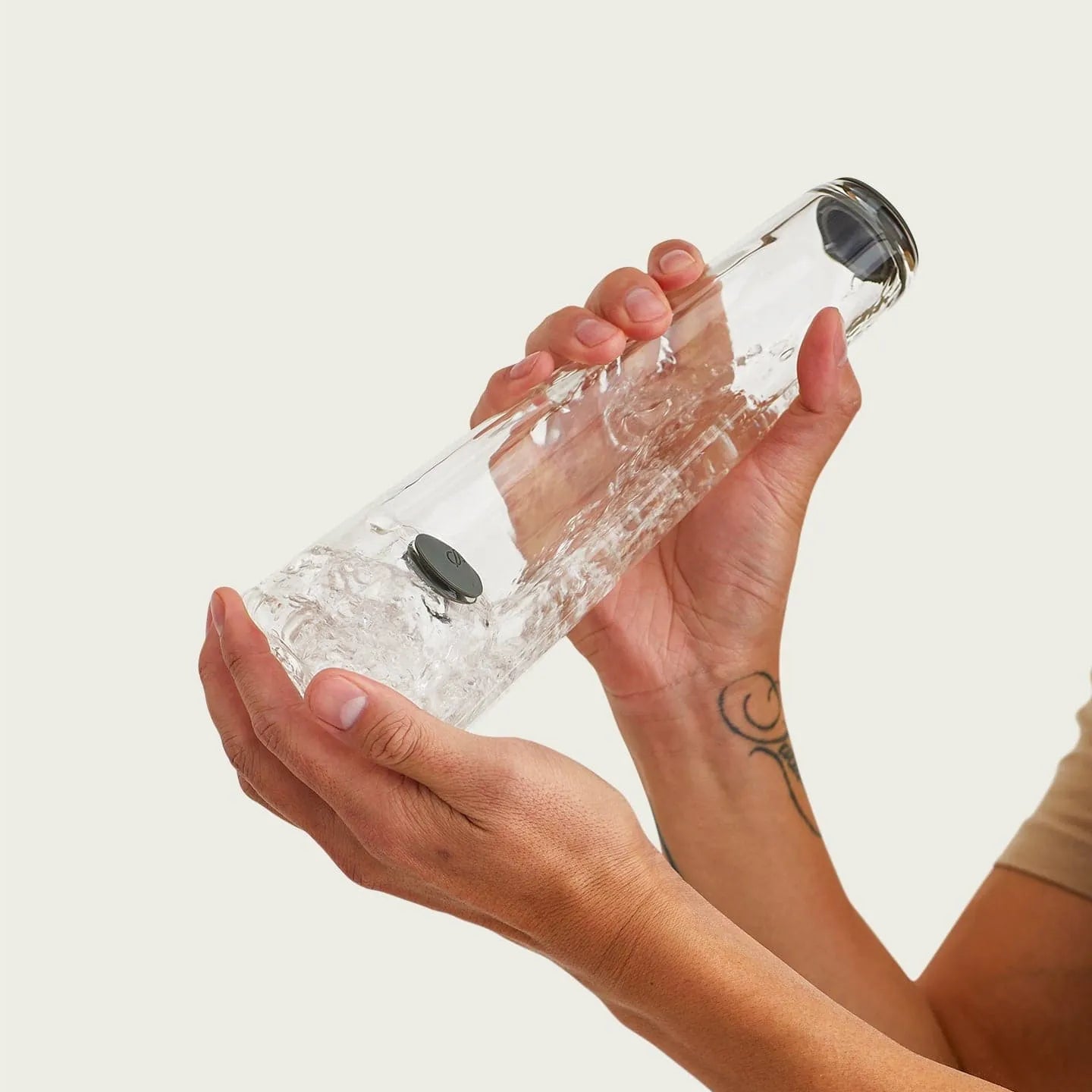 Cleaning caps for bongs with solution
