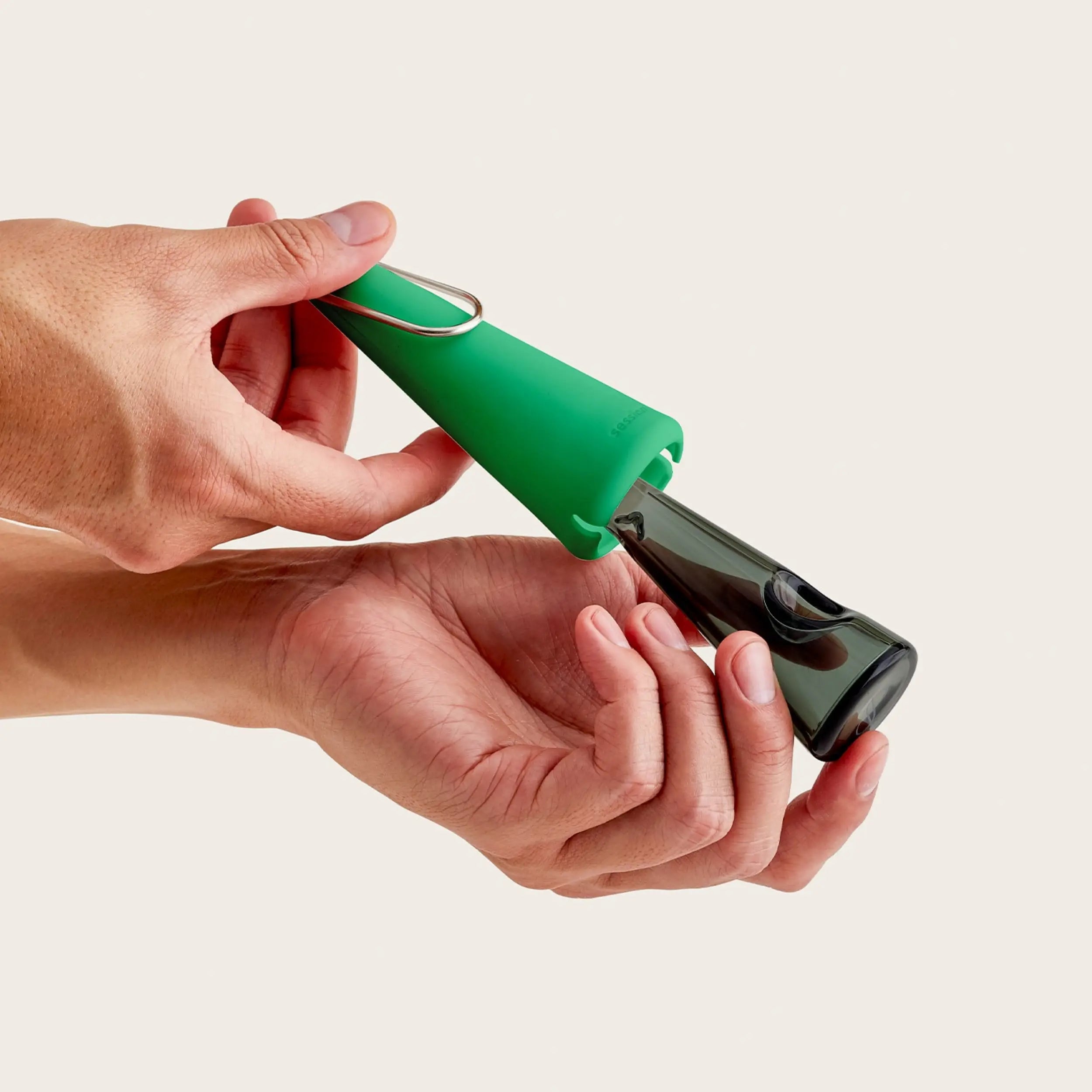 Session's Desire Green Pipe: Smoking in Captivating Style.