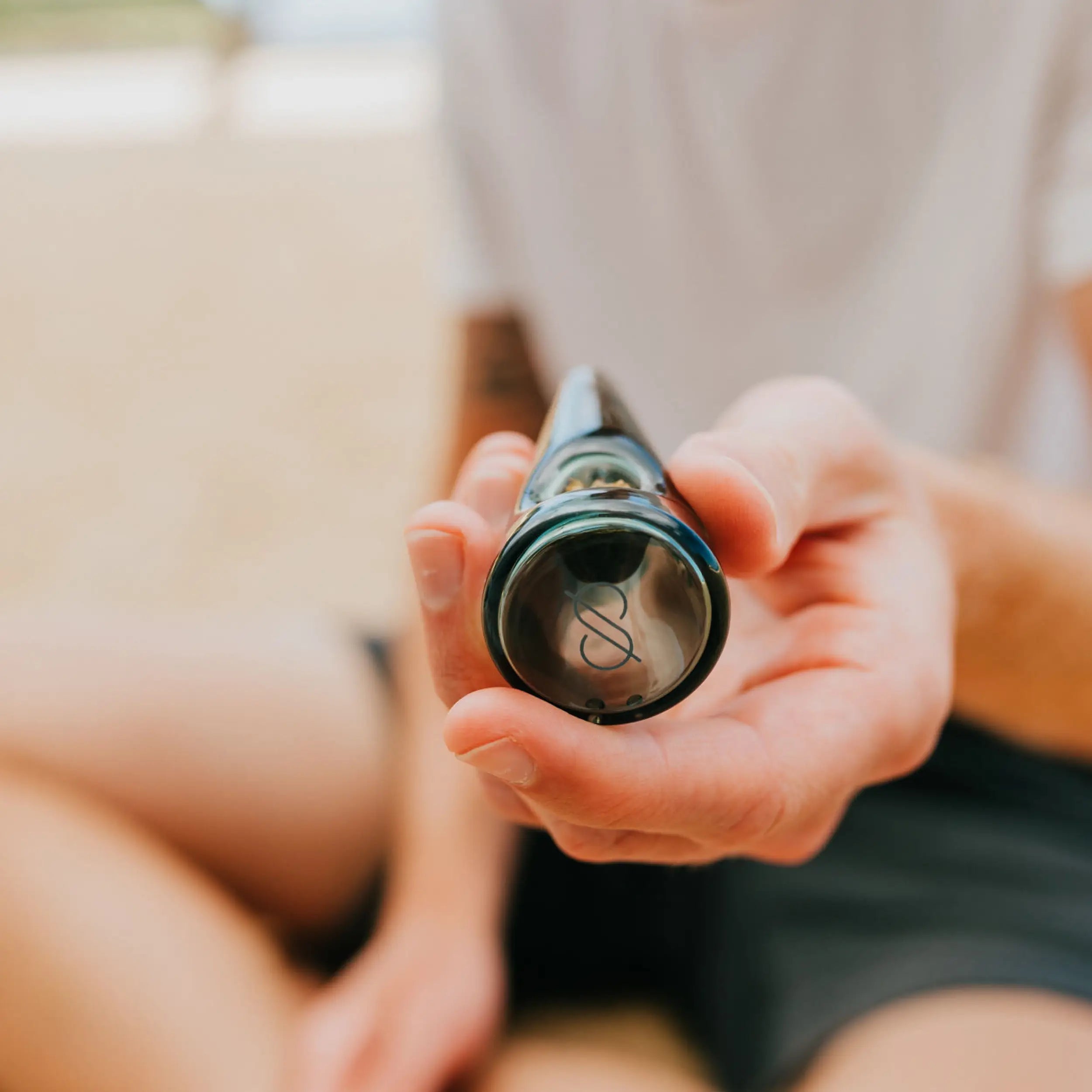 Elevate Your Smoking Style with Session's Lively Horizon Orange Pipe.