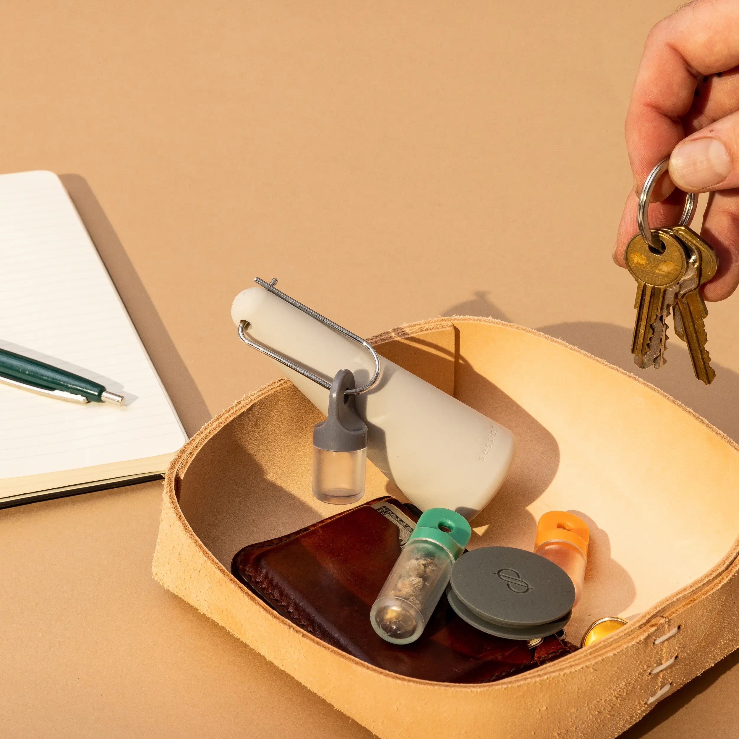 Effortless Organization with Session Goods' Sleek Stash Kit.