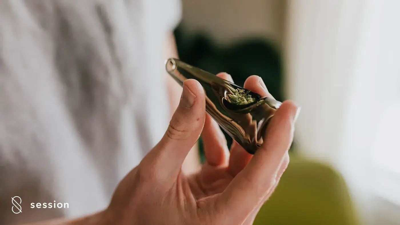 5 Reasons Why Glass Pipes Are a Popular Choice for Weed Smokers